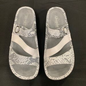 Alegria by PG lite women’s sandal.